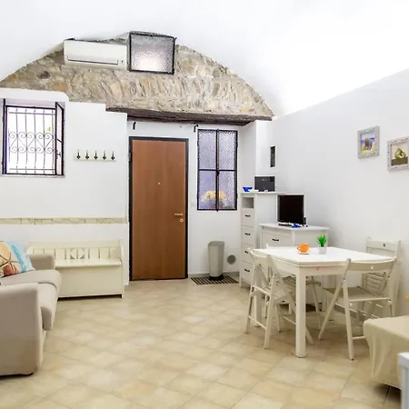 アパート 216b - Monolocale Lapigna Sanremo, Centro Storico *